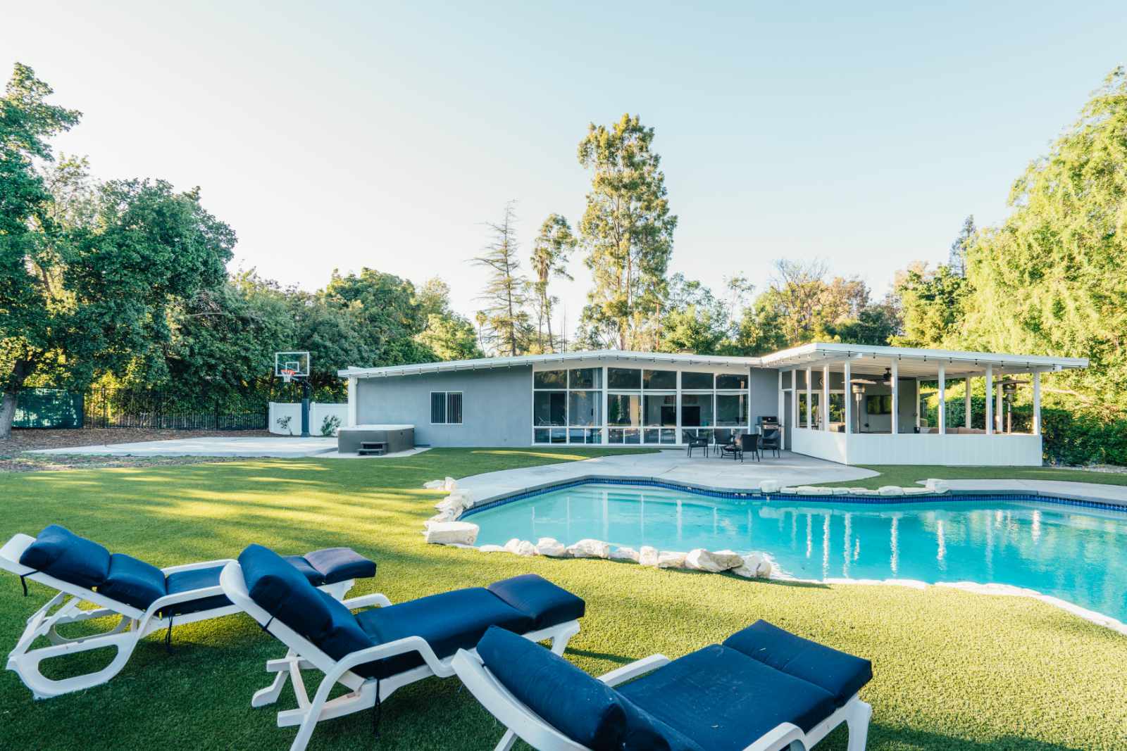 Journey Hillside - Detox and Residential Treatment Programs in Tarzana, CA